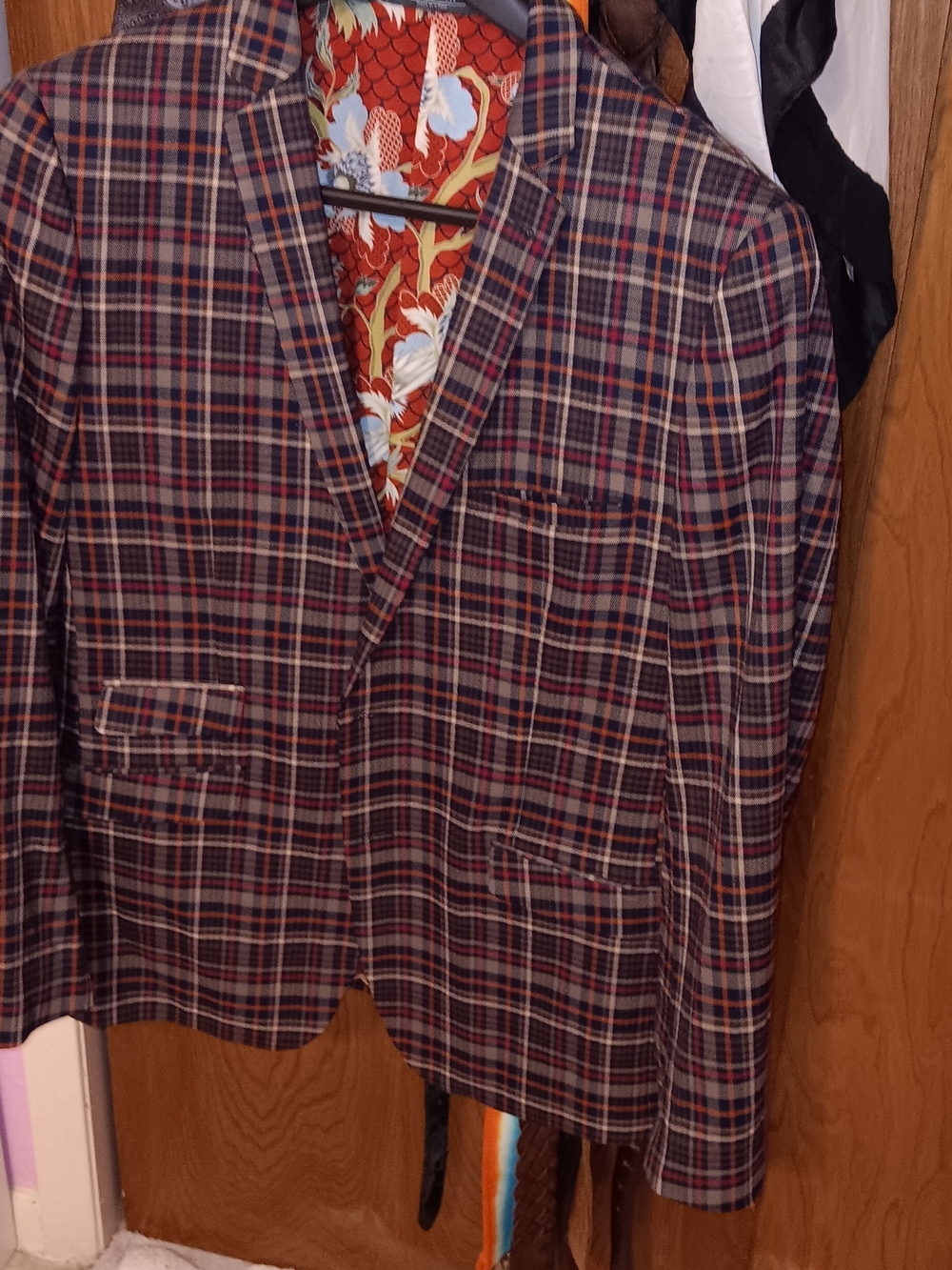 Paisley & Gray Multicolor Plaid Sport Coat